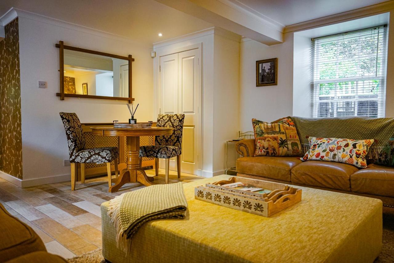 Beautiful Listed Flat With Private Garden, Birnam Lejlighed Eksteriør billede
