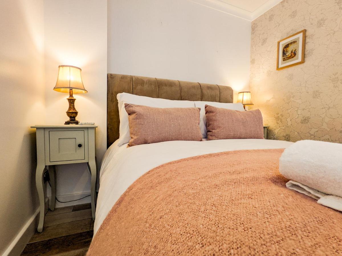 Beautiful Listed Flat With Private Garden, Birnam Lejlighed Eksteriør billede
